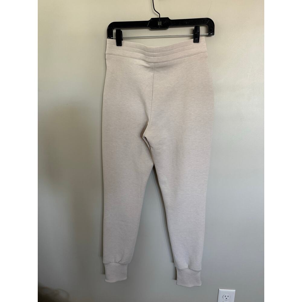NWOT Women’s Rhone DreamGlow Taper Leg Pant in Sand SZ XS - Picture 5 of 8